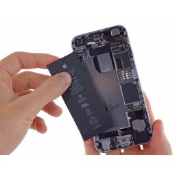 iPhone 13 Akkumulátor Csere